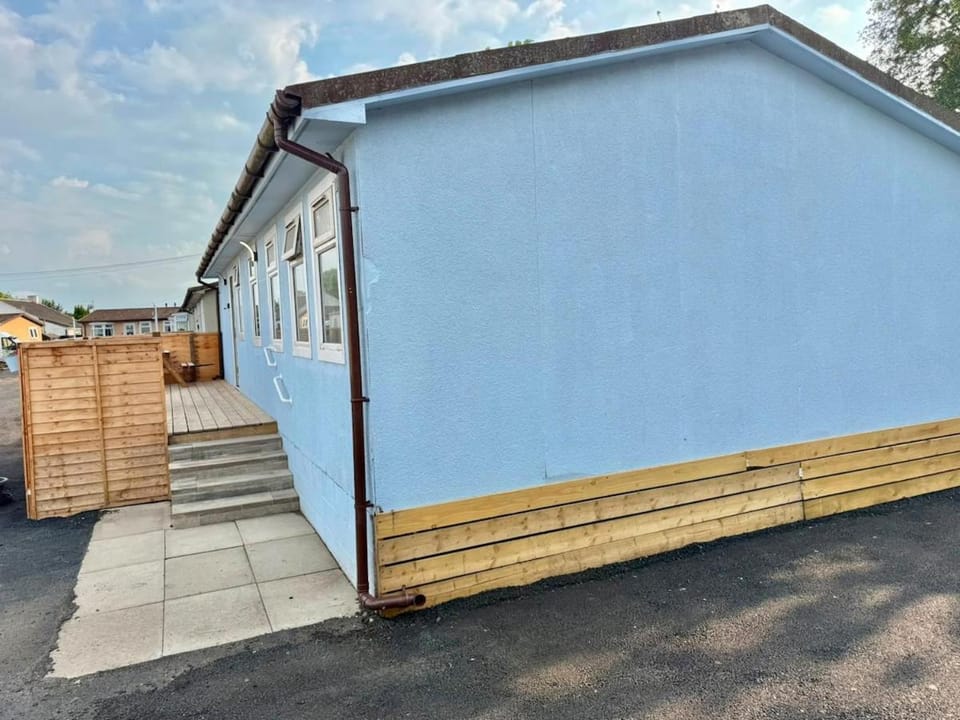 Shell's Lodge Compact 8-Bedroom Chalet Maryville Caravan Site Uddingston, Glasgow Apartment in Glasgow