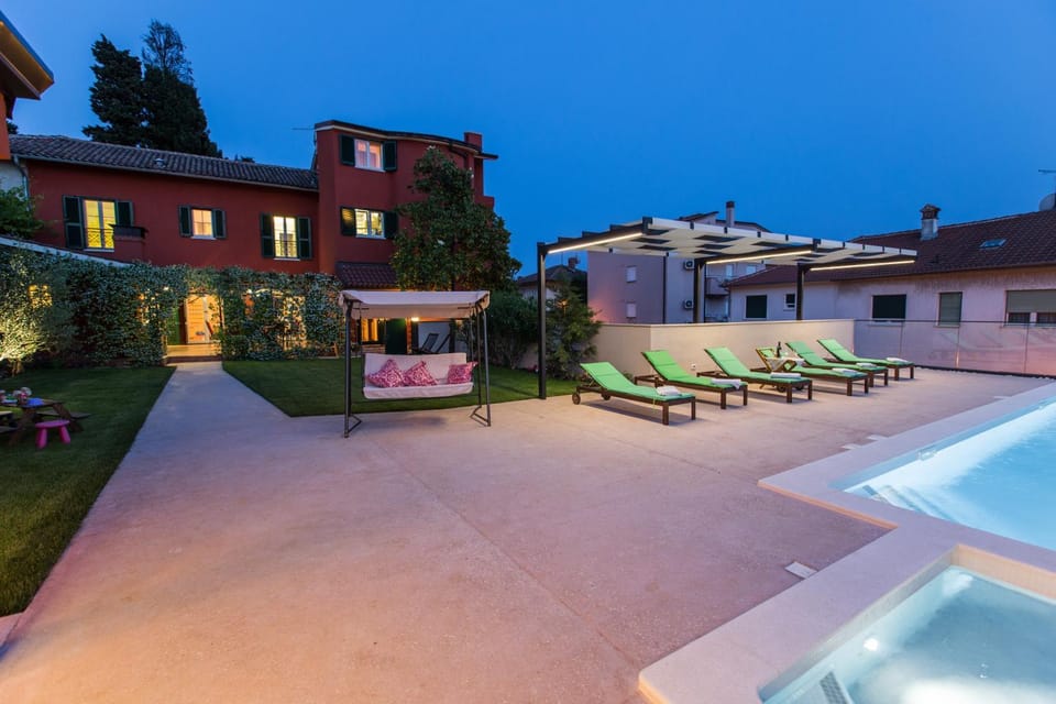 Patio, Facade/entrance, Garden, Balcony/Terrace, Pool view, Swimming pool