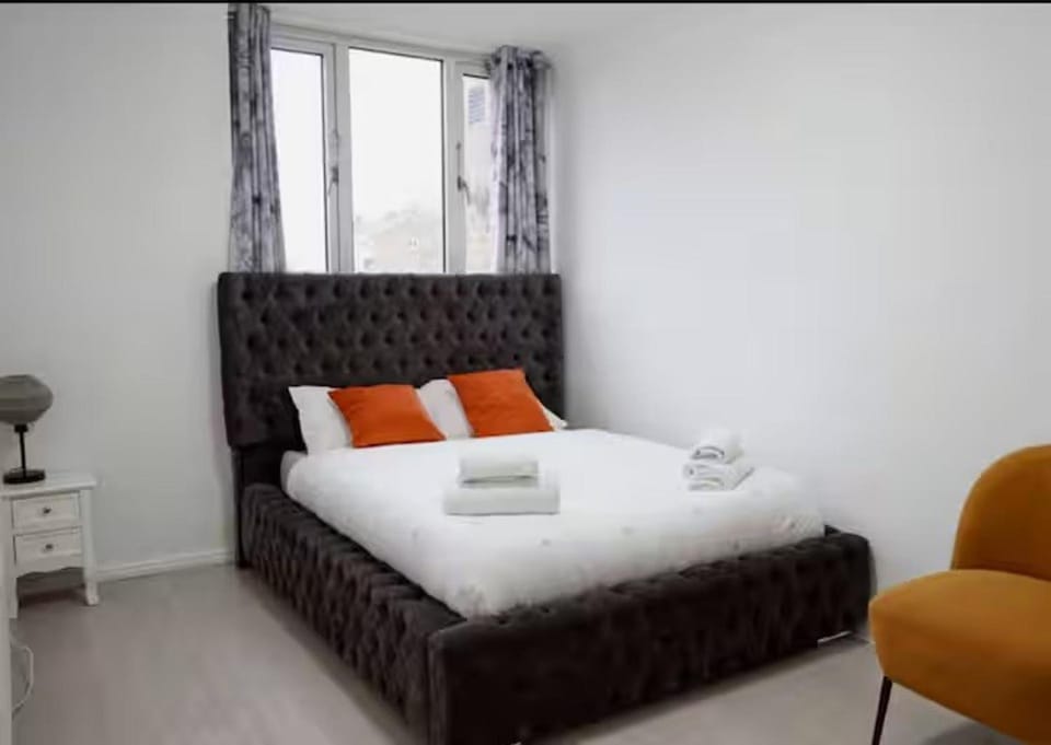 Cozy 2-Bed Escape in Blackheath Smart Studio Apartment in London Borough of Lewisham