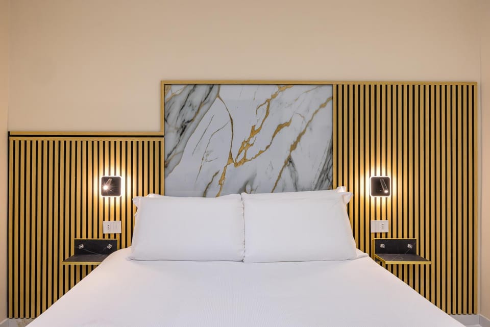 Bologna Rooms Hotel in Naples