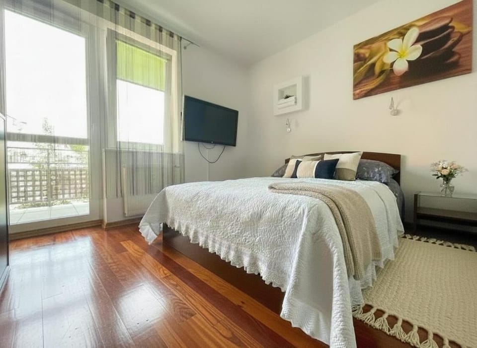 Apartament Klonowa z Jacuzzi przy plaży Kołobrzeg Apartment in West Pomeranian Voivodeship, Poland
