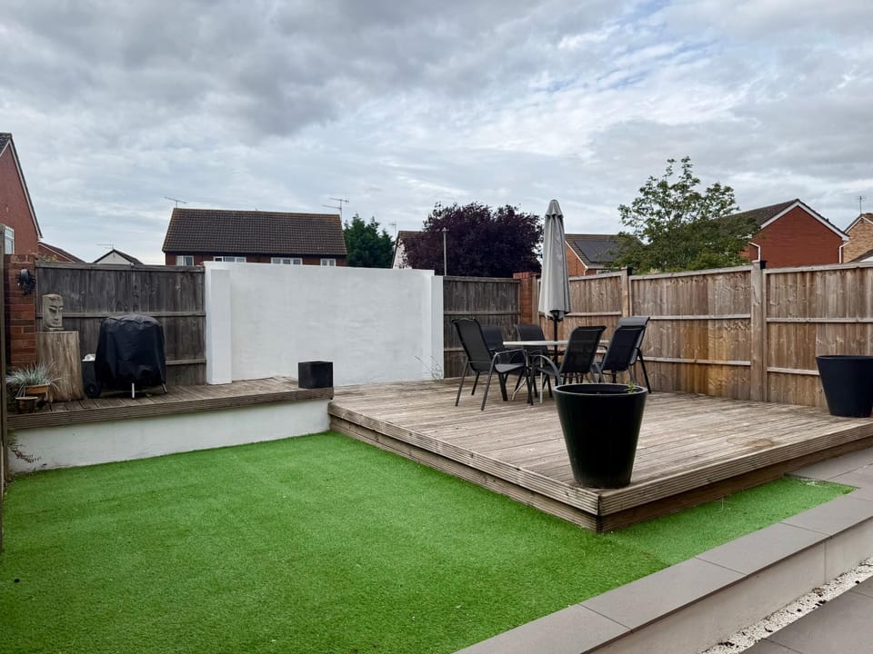 Property building, Patio, Garden, Garden view