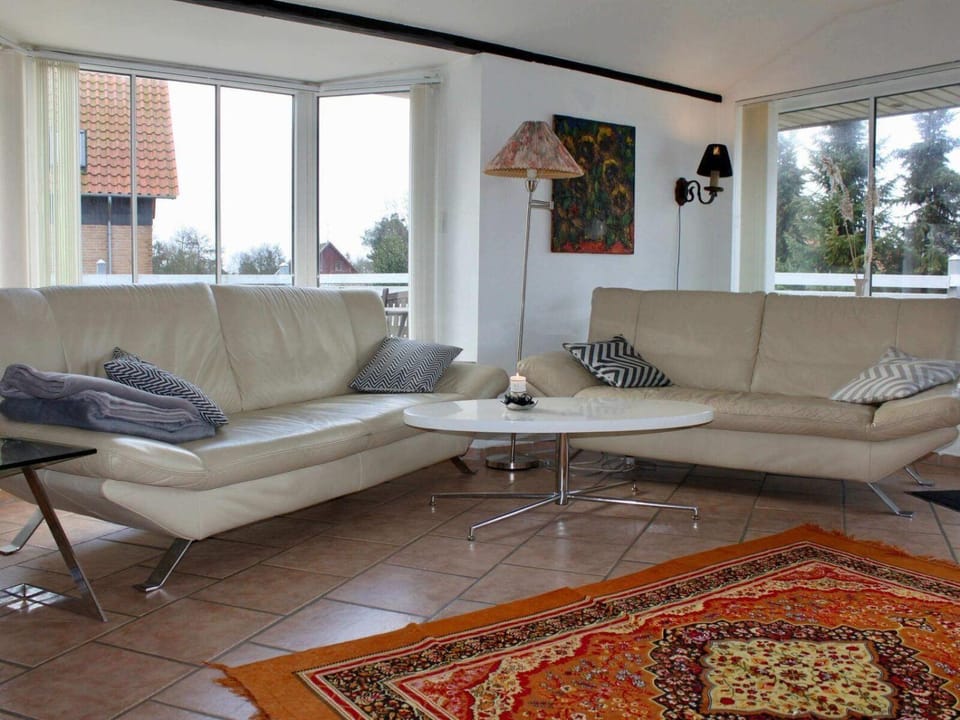 Familienfreundliches-Ferienhaus-mit-Whirlpool-Sauna-und-Ofen House in Rudkøbing