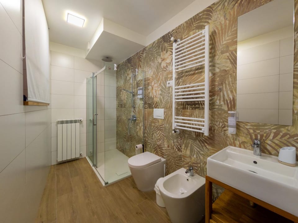 Pallanza Courtyard Apt Apartment in Verbania