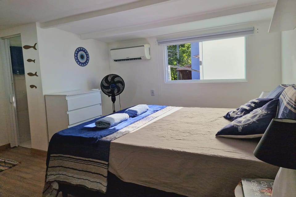 Bed, Bedroom, air conditioner