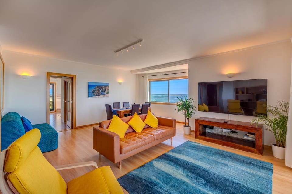 Communal lounge/ TV room, TV and multimedia, Living room, Seating area