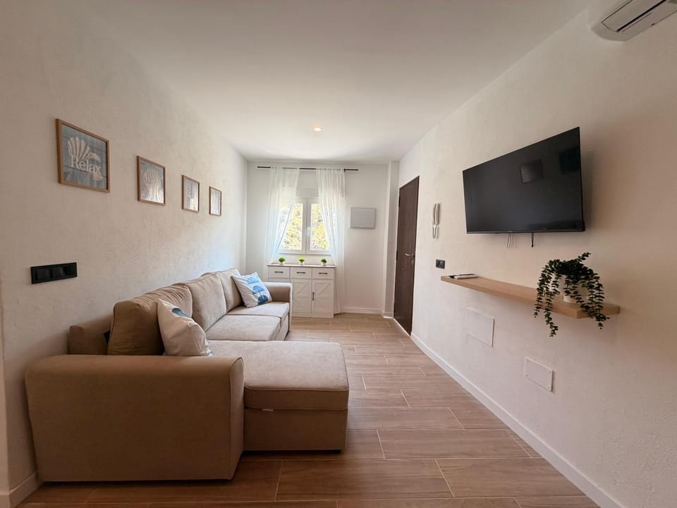 Living room, air conditioner