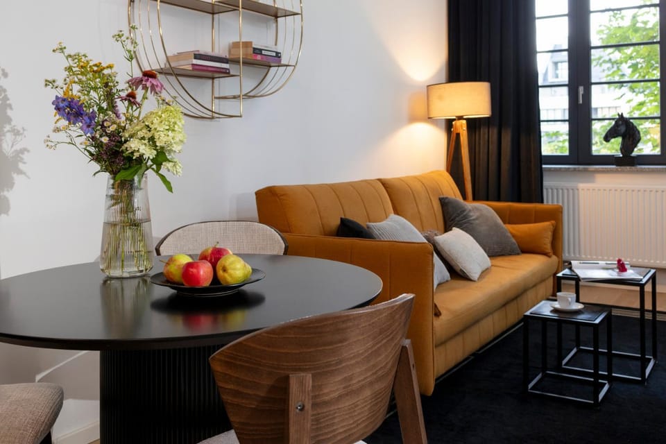 Living room, Seating area, Dining area