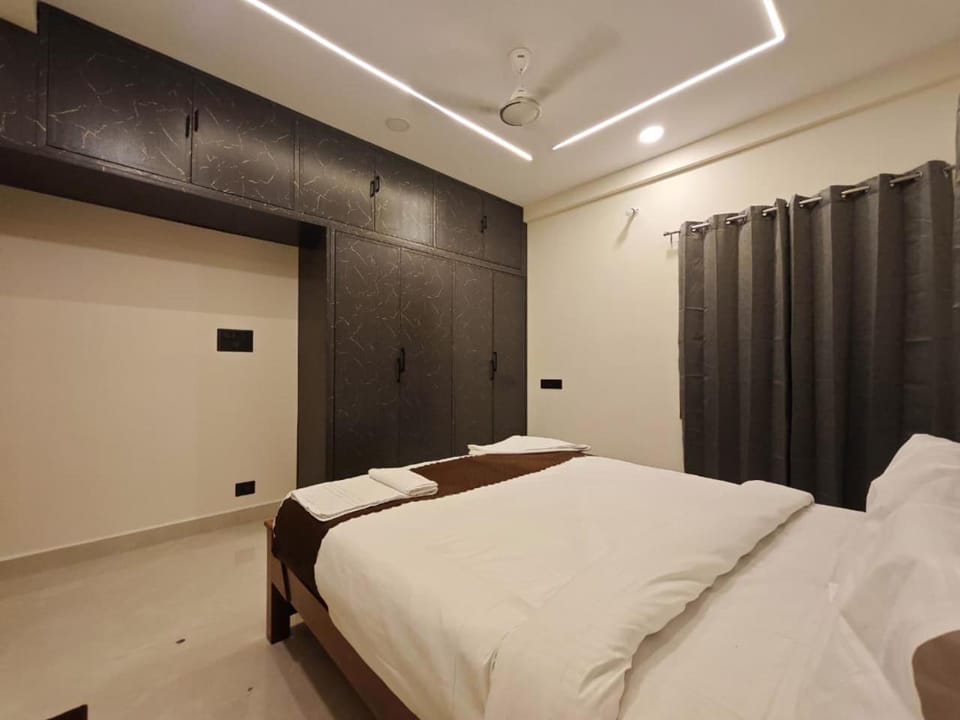 Bed, Photo of the whole room, Bedroom, wardrobe