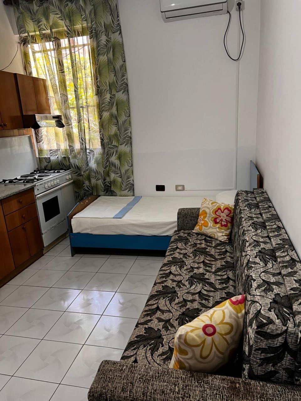 Klaudios rent house Bed and Breakfast in Vlorë