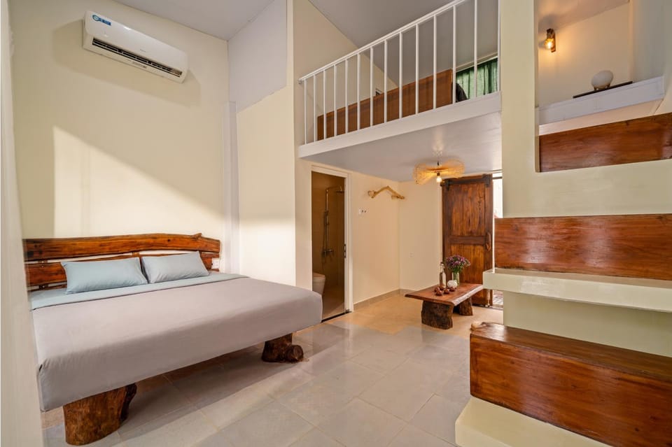 Bed, Photo of the whole room, air conditioner