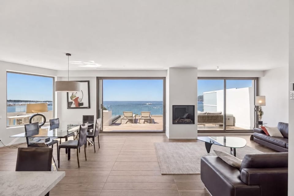 REF 2081 - Cannes Croisette - Sea view apartment for rent Apartment in Cannes