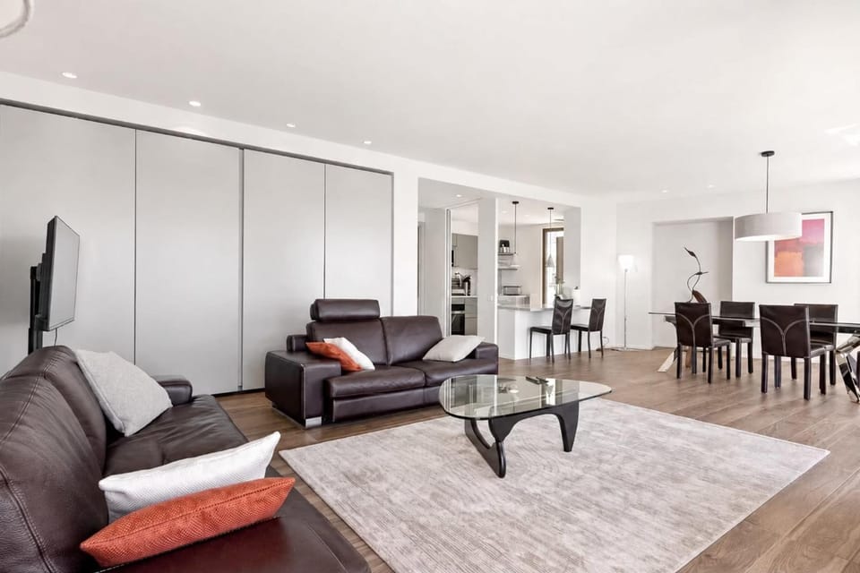 REF 2081 - Cannes Croisette - Sea view apartment for rent Apartment in Cannes