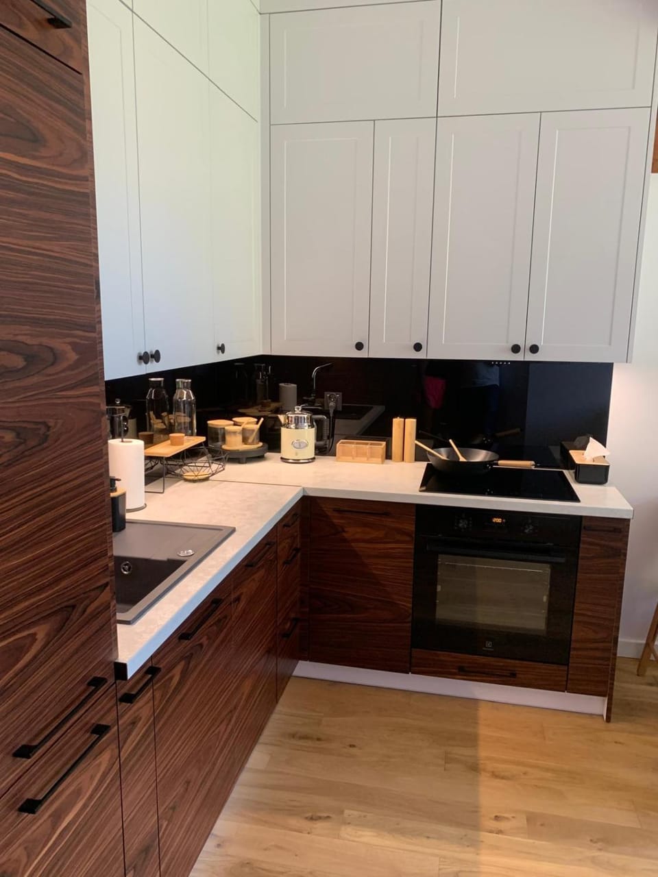 Kitchen or kitchenette, oven