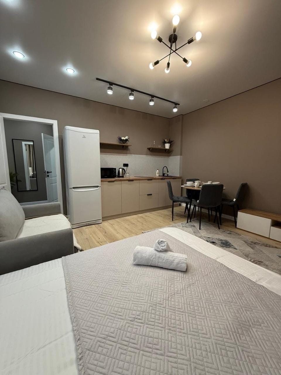Уютная квартира в топовой локации Левого берега Apartment in Kazakhstan