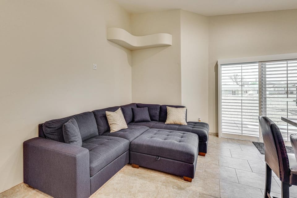 Family Haven 4 Mi to Lake Havasu & London Bridge! House in Lake Havasu City