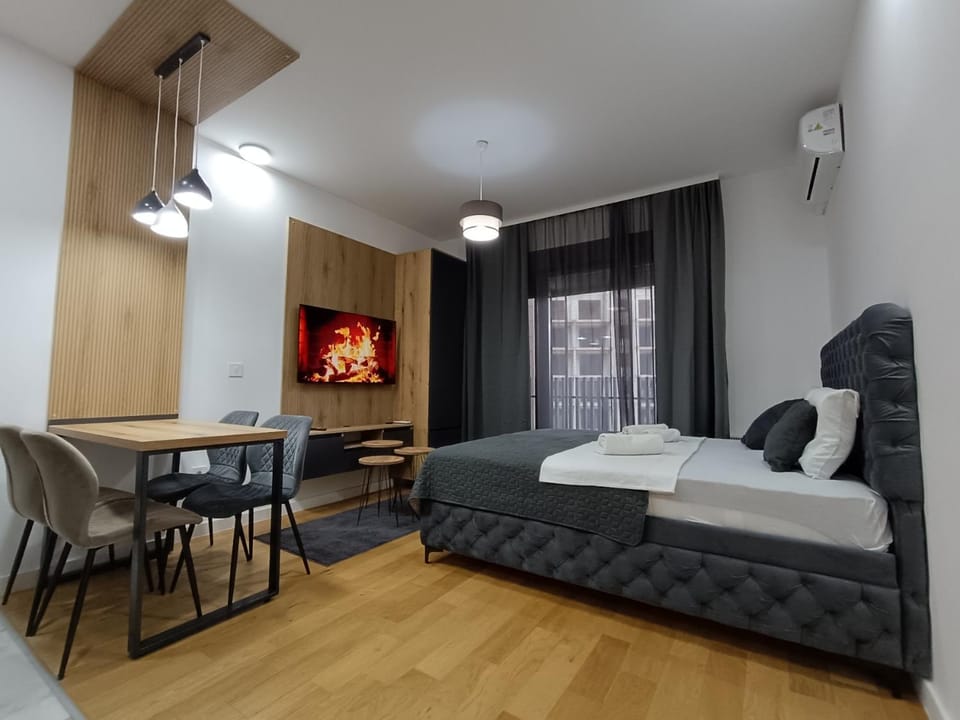 TV and multimedia, Dining area, Bedroom