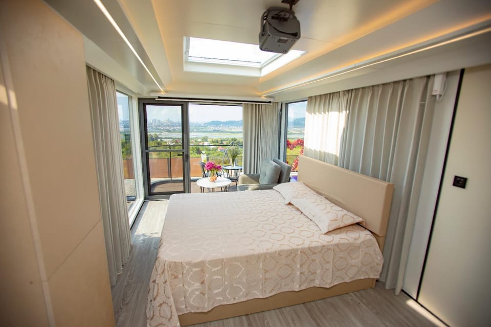 View (from property/room), Photo of the whole room