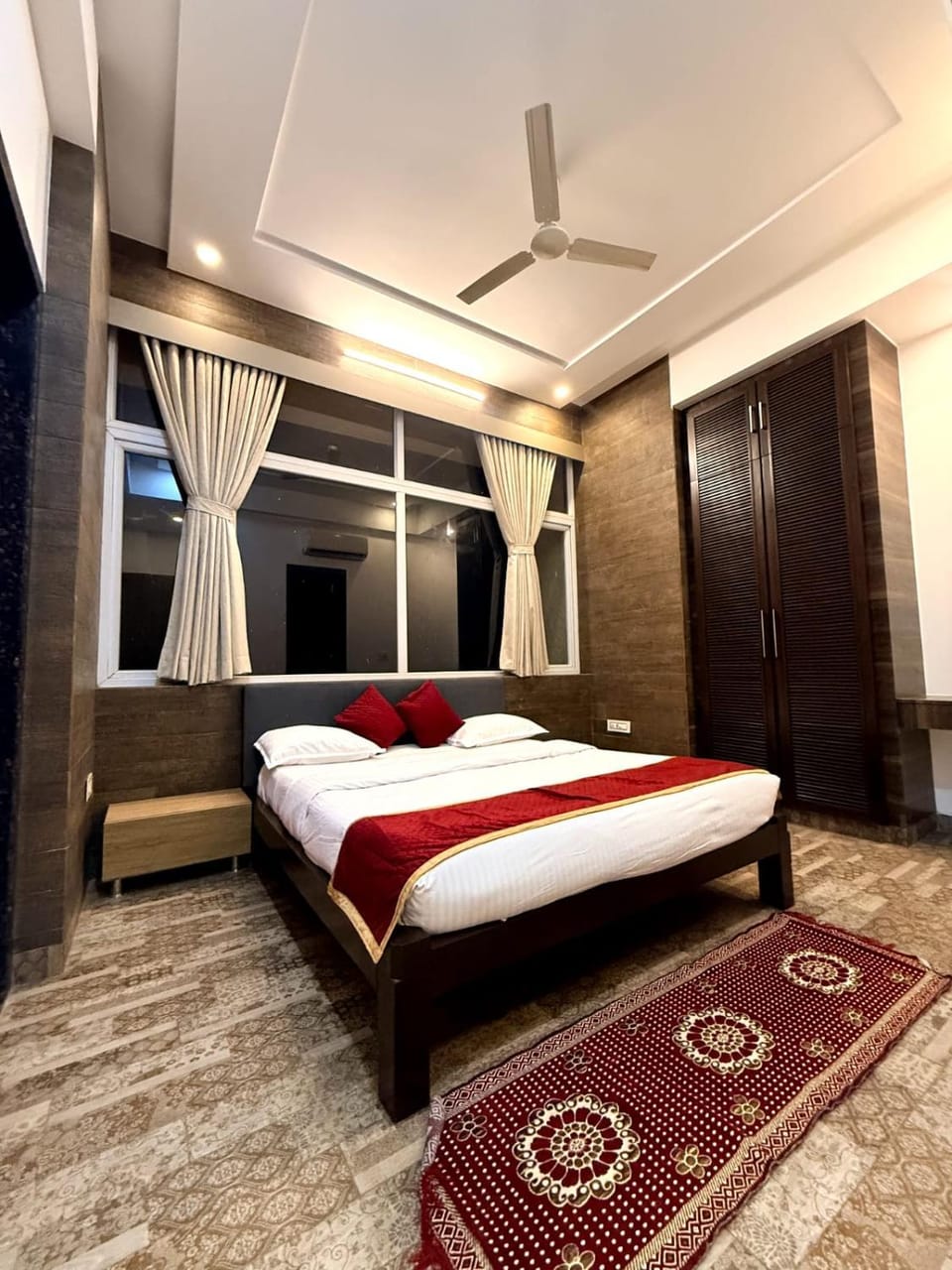 RR The Altitude by Luxe Staycations Villa in Maharashtra