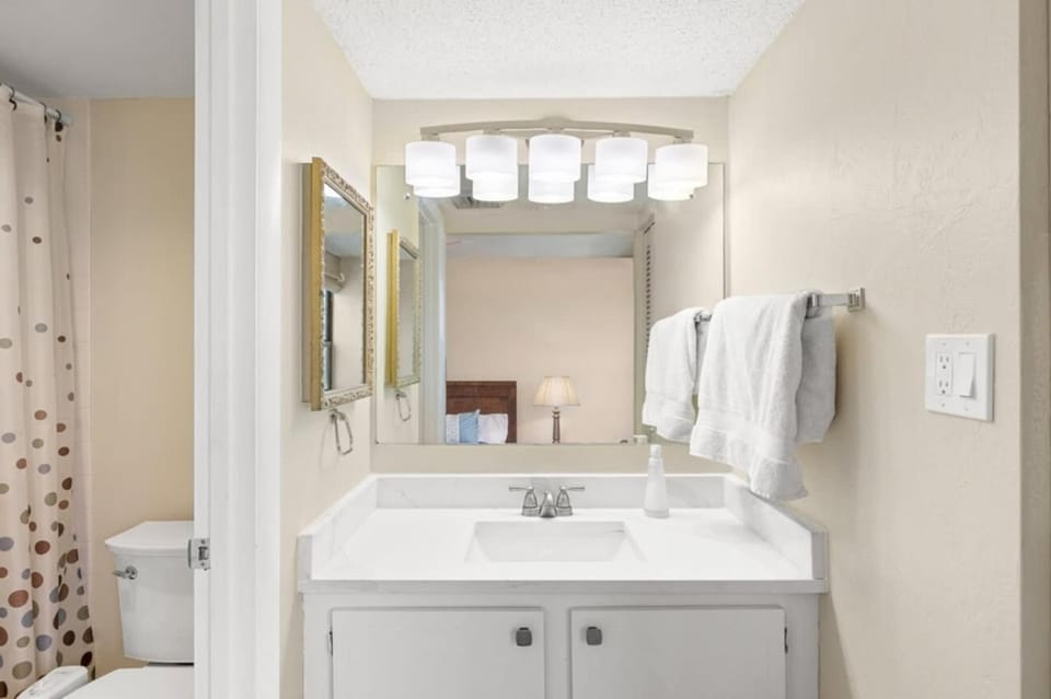 Corner Condo with Ocean View Wraparound Balcony Apartment in Daytona Beach Shores