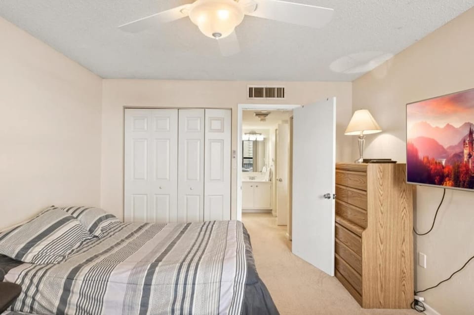 Corner Condo with Ocean View Wraparound Balcony Apartment in Daytona Beach Shores