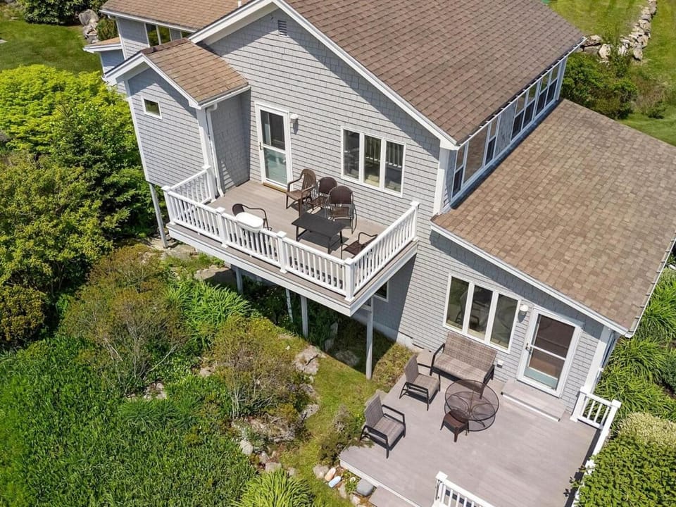 Property building, Day, Garden, Swimming pool