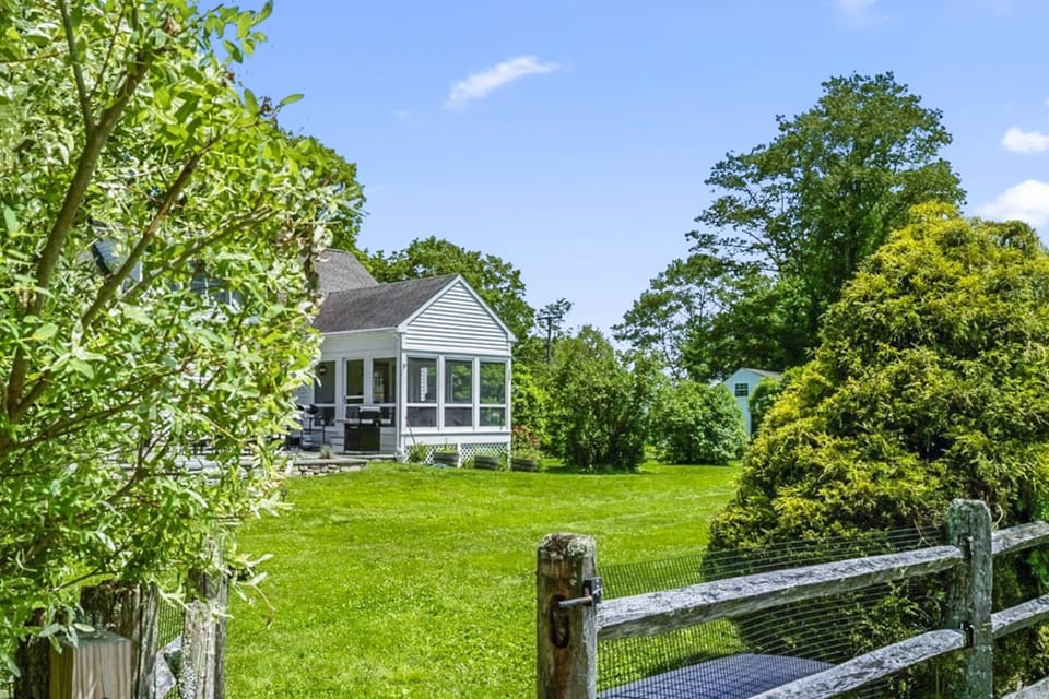 Bluestone Cottage House in Goshen