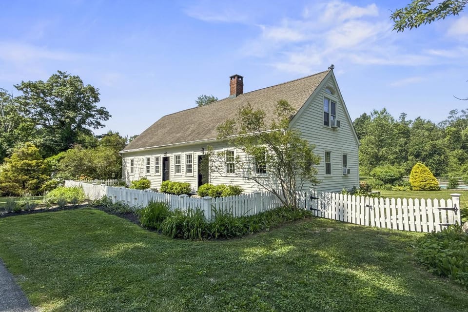 Bluestone Cottage House in Goshen