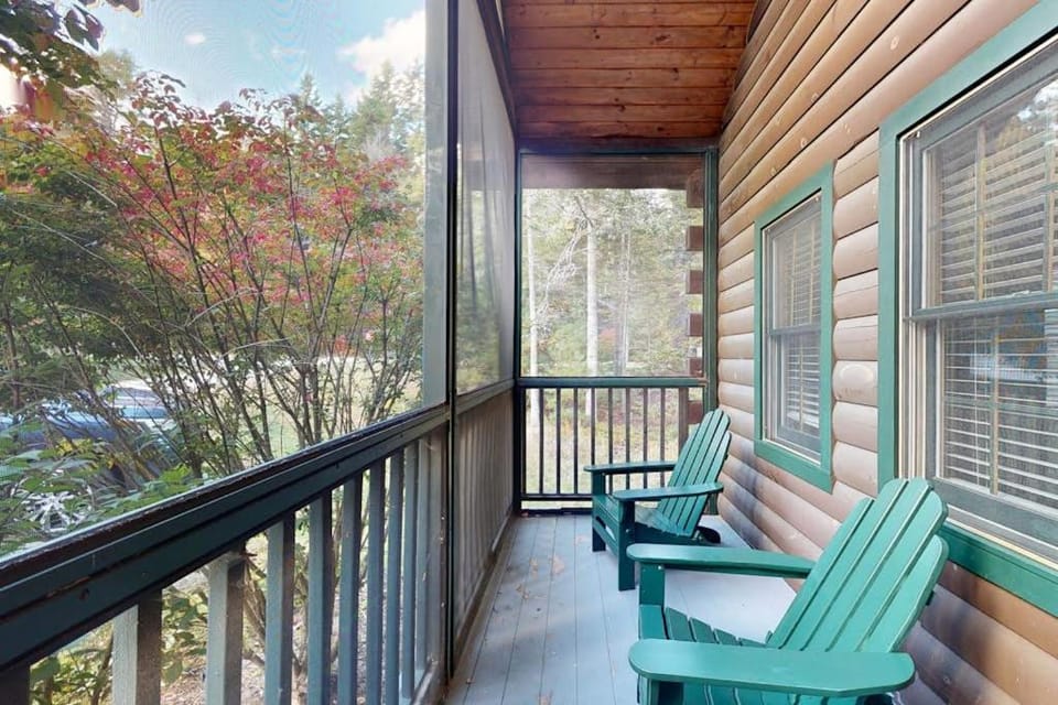 Facade/entrance, Balcony/Terrace