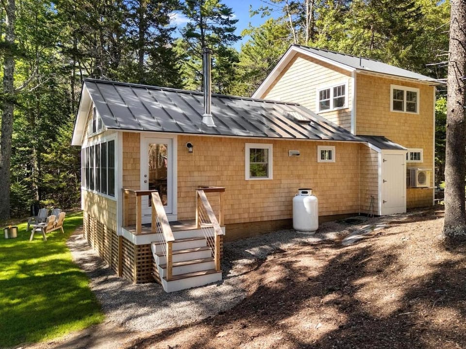 Property building, Day
