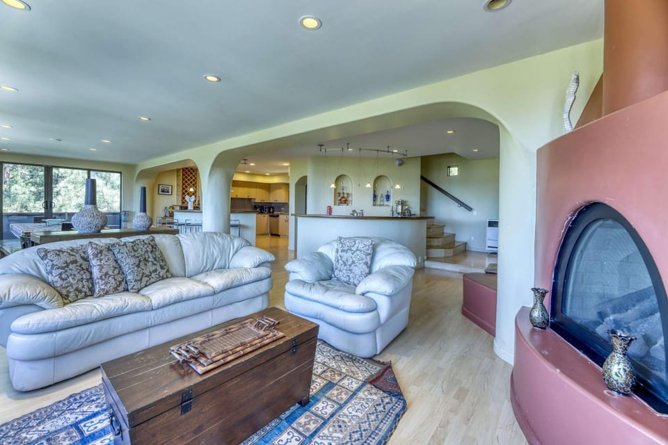 Lakeview Retreat in the Heart of Kings Beach House in Kings Beach