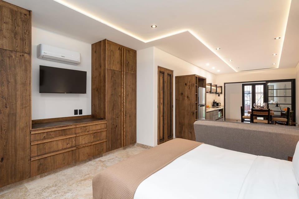 Bed, TV and multimedia, Bedroom, air conditioner
