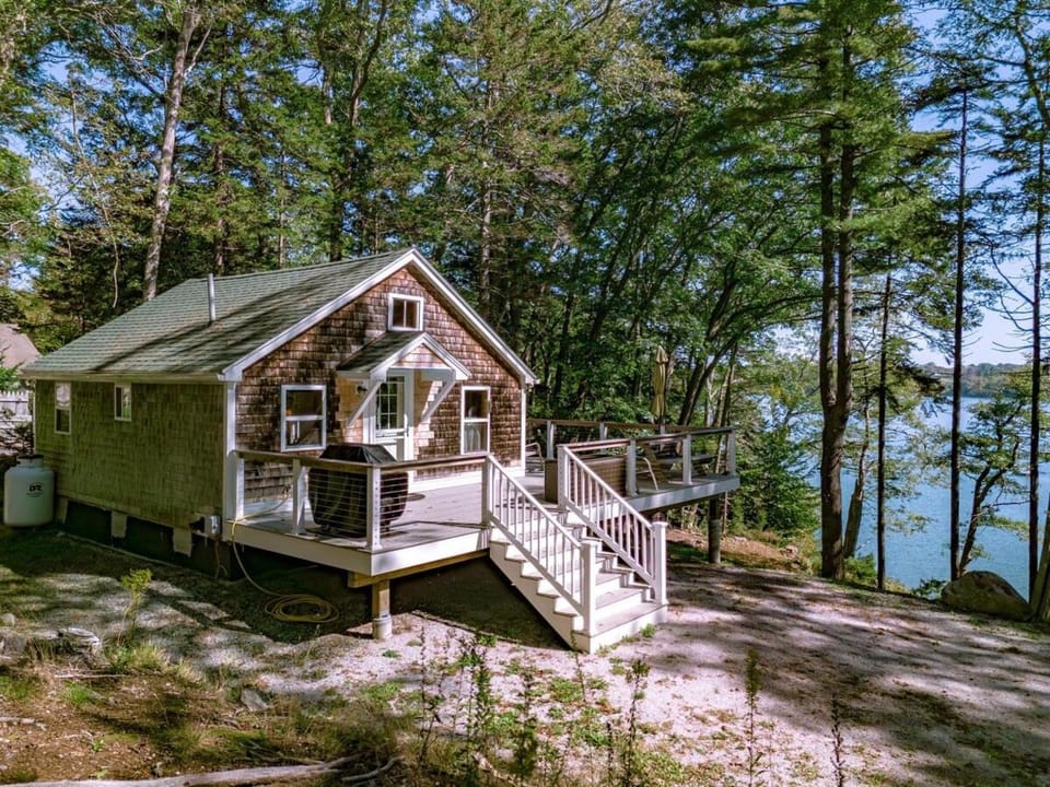 Property building, Day, Natural landscape, Lake view
