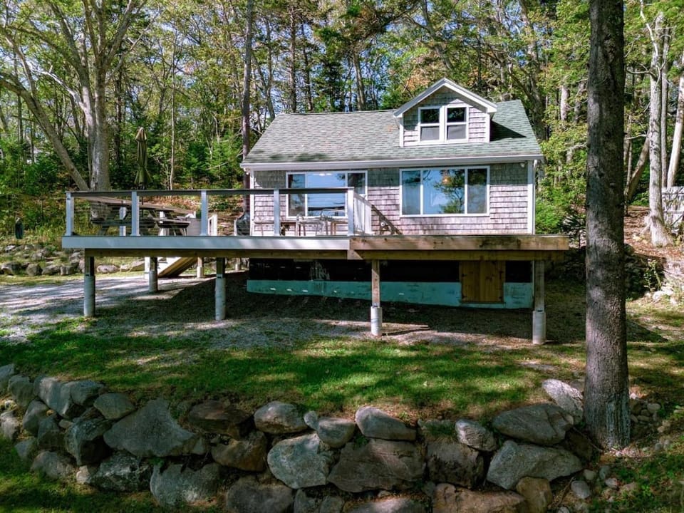 Property building, Day, Natural landscape, Garden