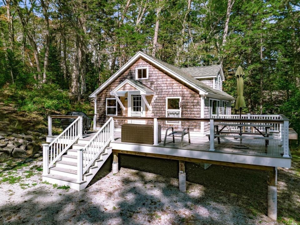 Property building, Day, Natural landscape