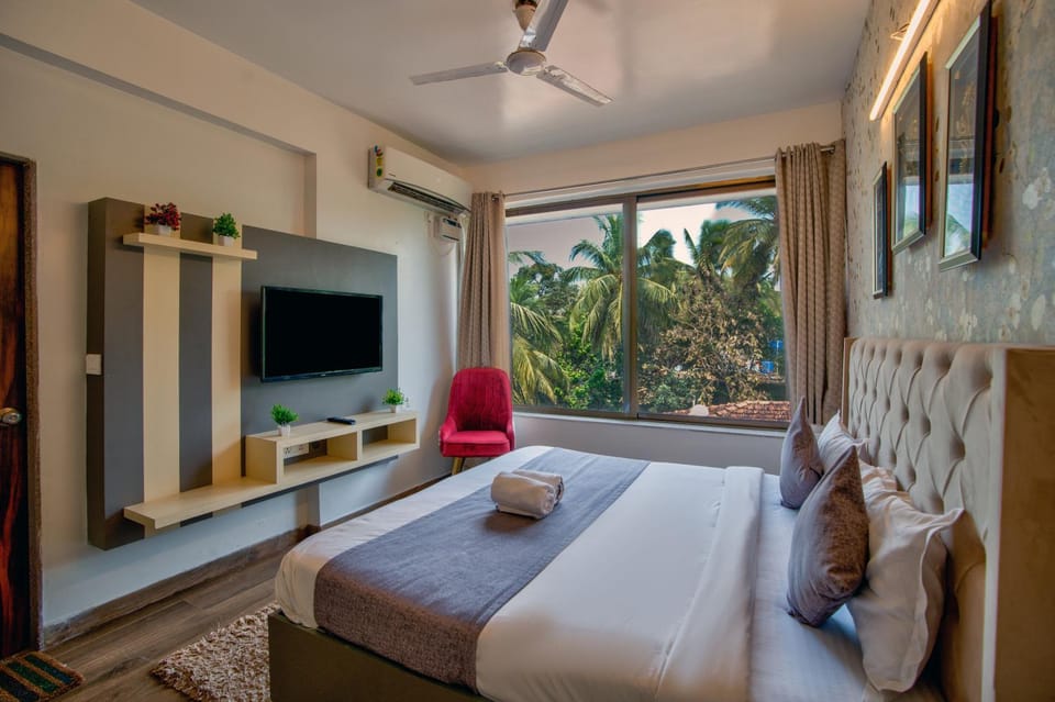 Bed, TV and multimedia