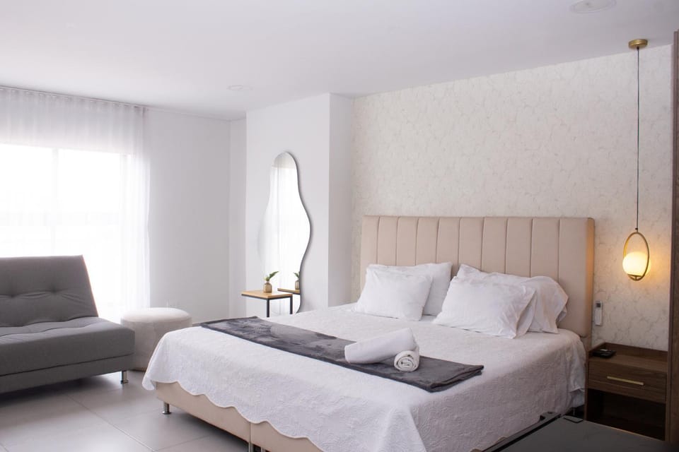 Suite de lujo cama king con AC Apartment in Medellin
