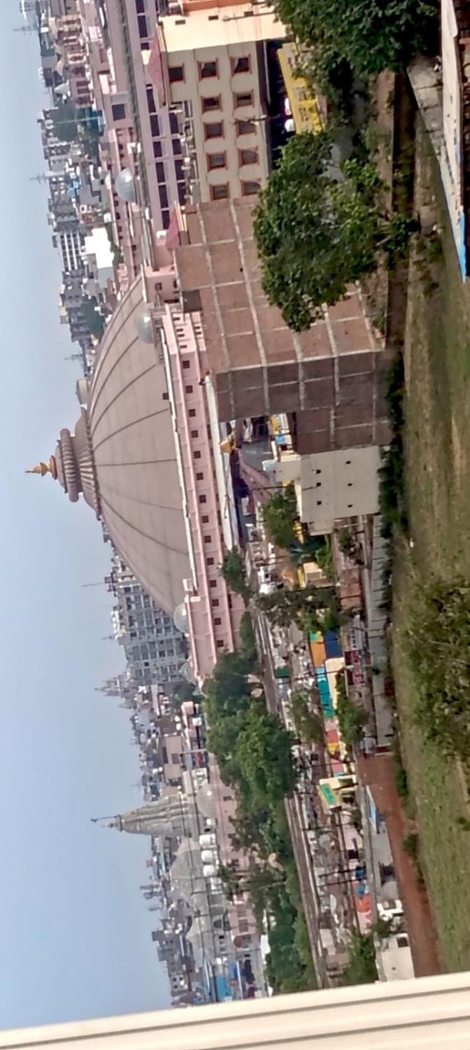 luxury Room Vrindavan Dham Apartment in Uttar Pradesh