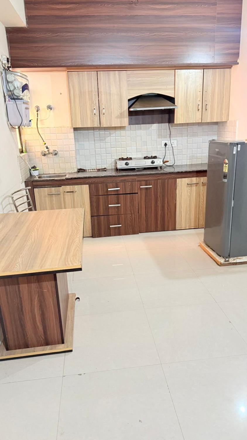 luxury Room Vrindavan Dham Apartment in Uttar Pradesh