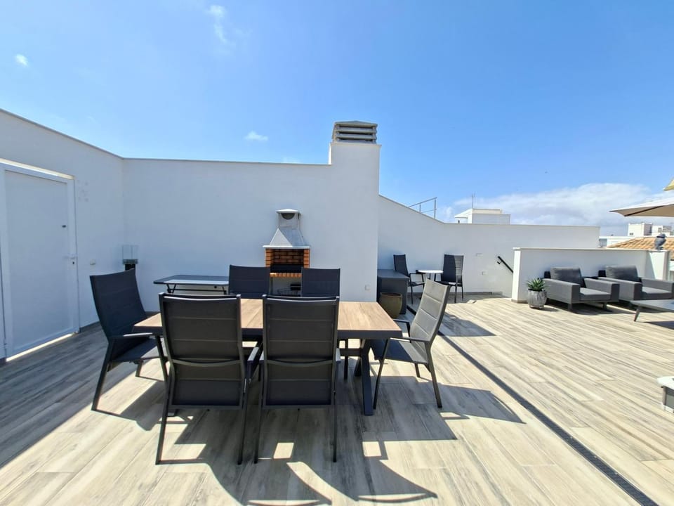 Day, View (from property/room), Balcony/Terrace, Seating area, Dining area