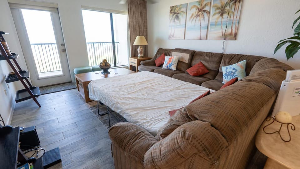 Beachfront 2BR 5th Floor Views Wakable SPI Apartment in South Padre Island