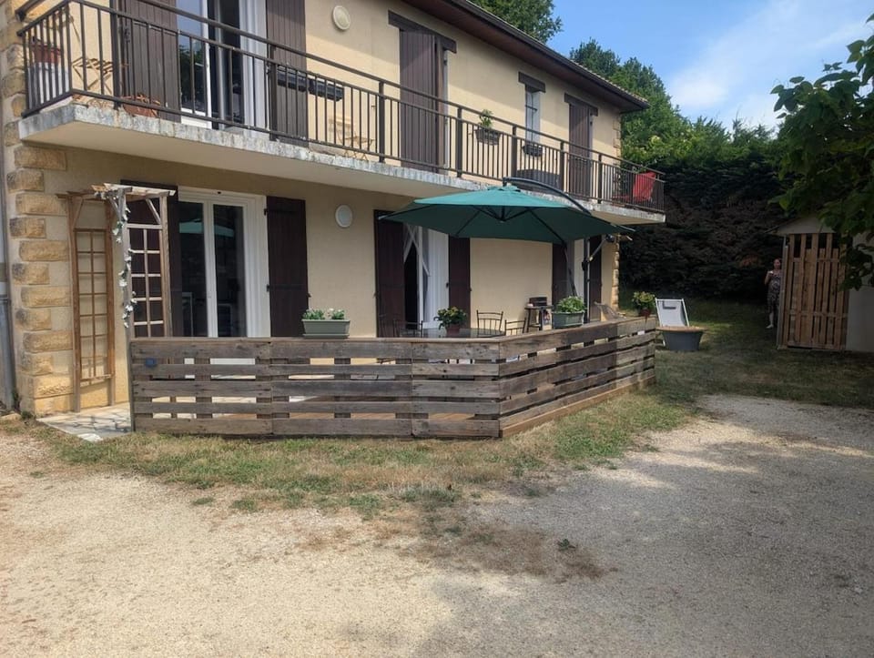 T2 cosy- terrasse privée aux portes de Périgueux Apartment in Nouvelle-Aquitaine
