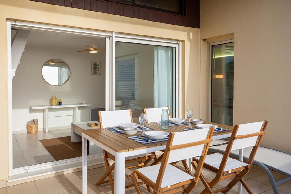 Patio, Dining area
