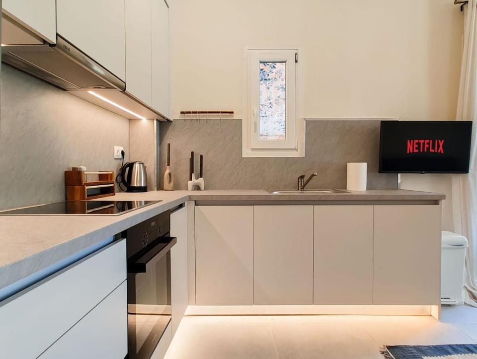 Hidden Garden Home in Glyfada Center Apartment in South Athens