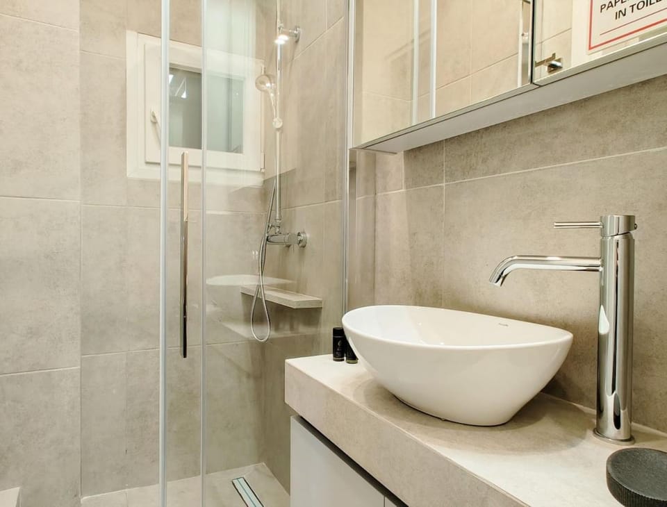 Hidden Garden Home in Glyfada Center Apartment in South Athens