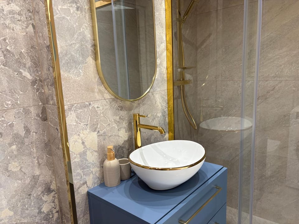 Shower, Bathroom