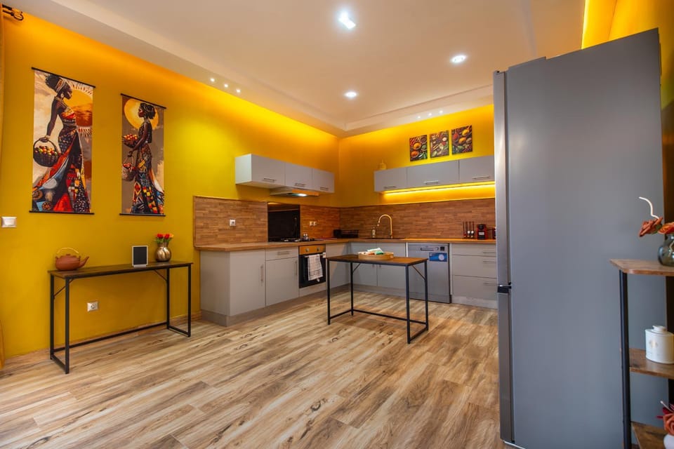 Kitchen or kitchenette, Dining area, Communal kitchen, stove, stove, kitchen, kitchen