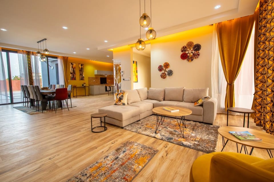 Communal lounge/ TV room, Living room, Banquet/Function facilities, Seating area, Meeting/conference room