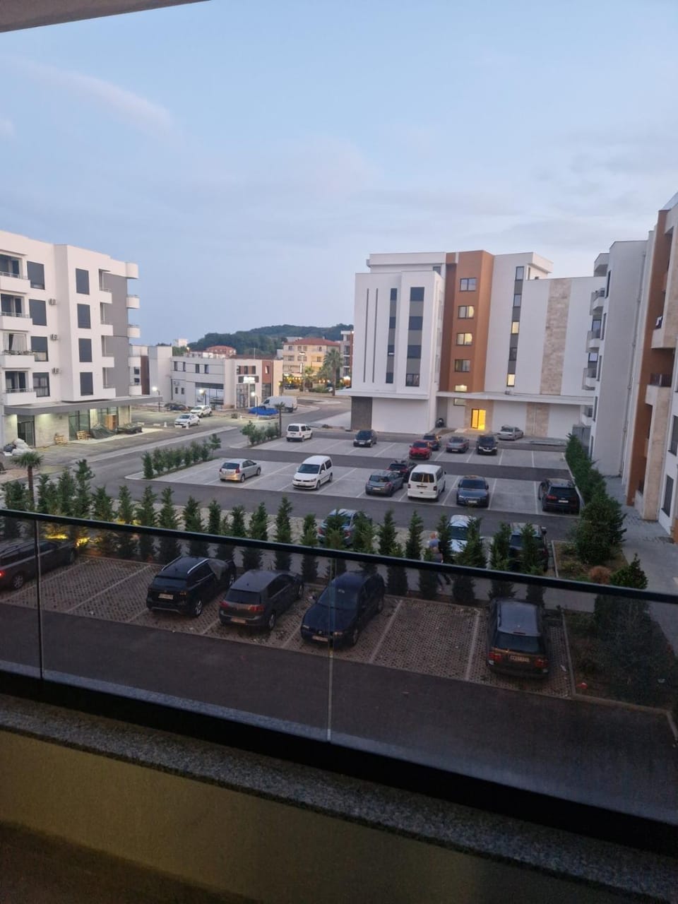 Property building, Neighbourhood, View (from property/room), City view, Street view, Location, Parking