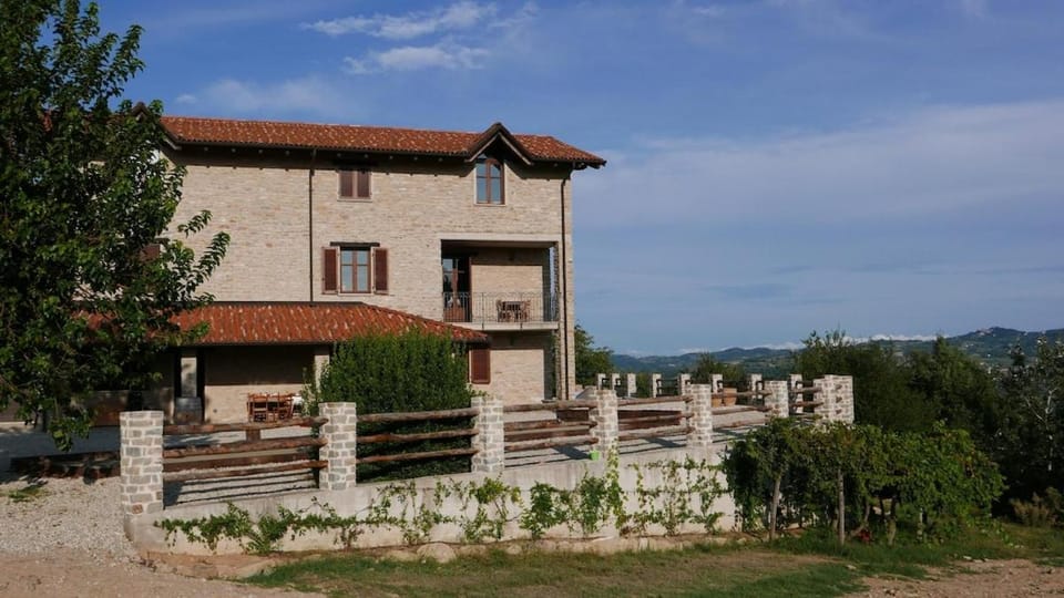 Property building, Natural landscape, Mountain view